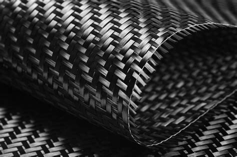  Carbon Fiber: Der Werkstoff für Leichtbau und Hochleistungsanwendungen!